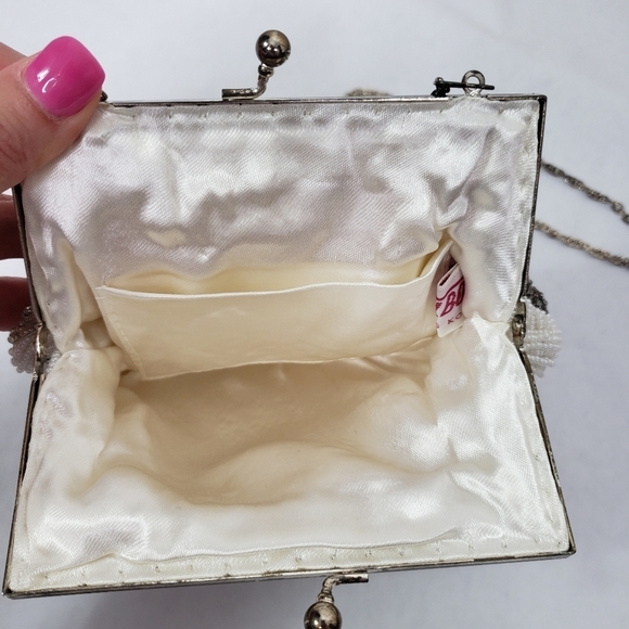 Vintage Walborg beaded clamshell evening bag white silver chain strap - Picture 5 of 7